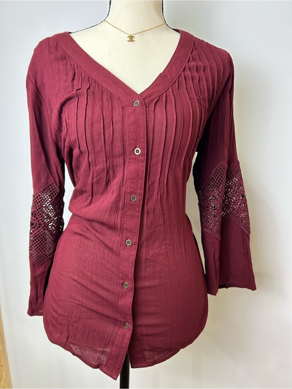 Cato Wine Button-Front V-Neck Ribbed Top with Lace Sleeve Insets